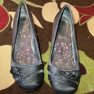 Cute, youthful yet professional black kitten heels